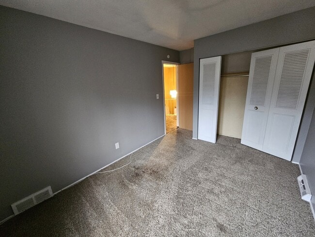 Building Photo - 6094 Andover Blvd