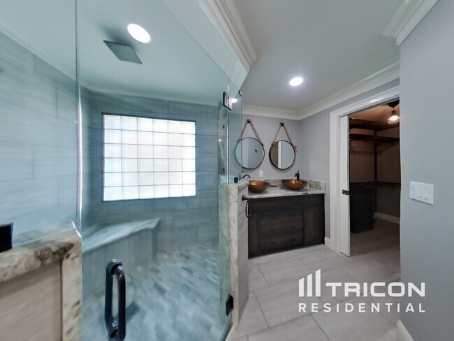 Building Photo - 363 Vail Dr