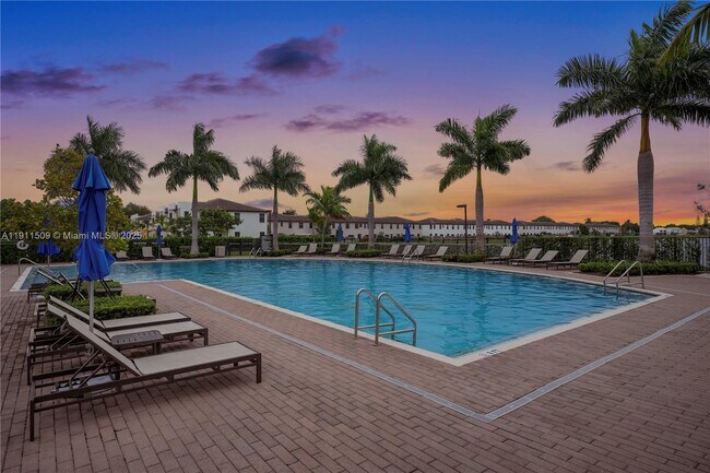 Building Photo - 909 NE 211th St