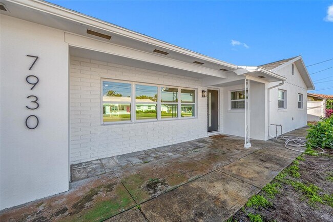 Building Photo - 7930 Causeway Blvd S