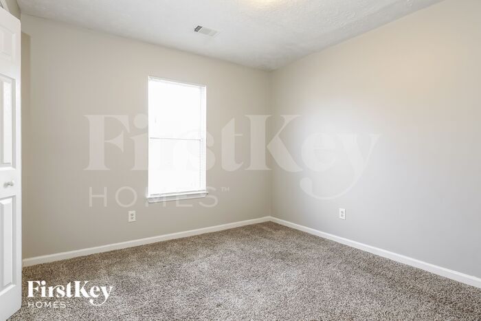 Building Photo - 7910 W Shore Cir