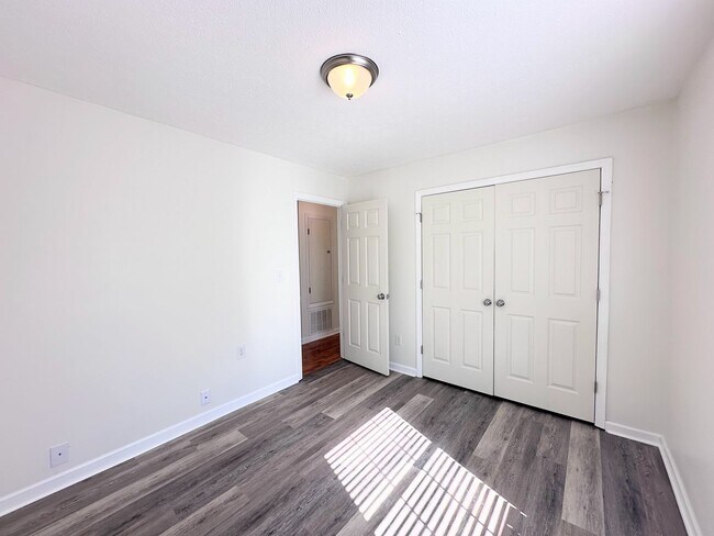 Building Photo - Branching Out in Laurel Oaks