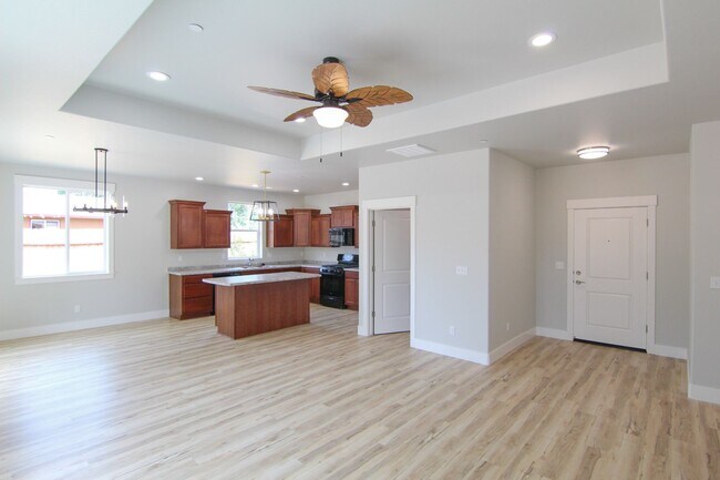 Building Photo - New Construction Home for Rent in Redding CA | Solar, Fenced Yard, 2 Car Garage