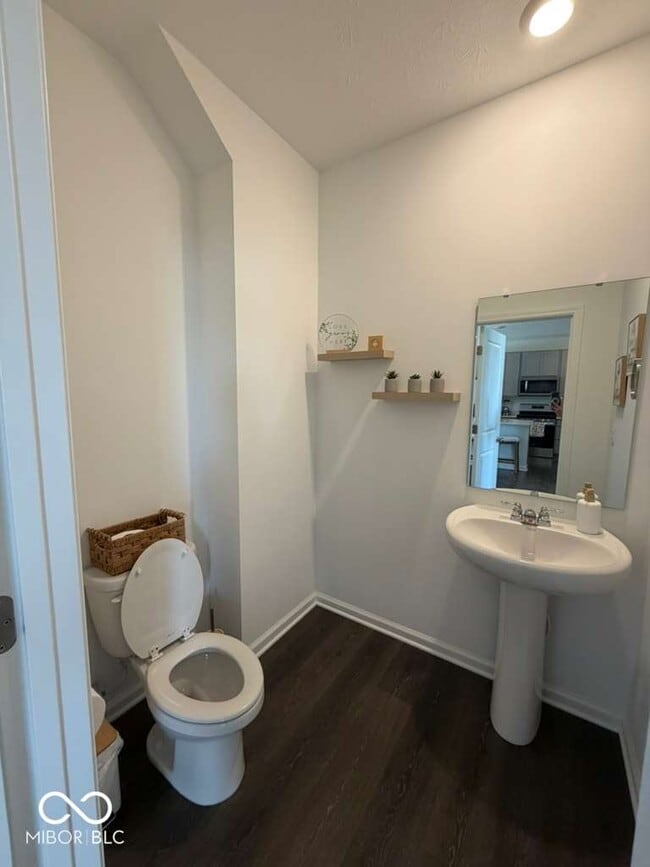 Building Photo - 6301 Rhinecliff Dr