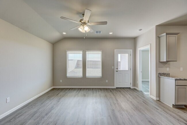 Building Photo - Newer Home For Rent  in Mustang Schools! 3...
