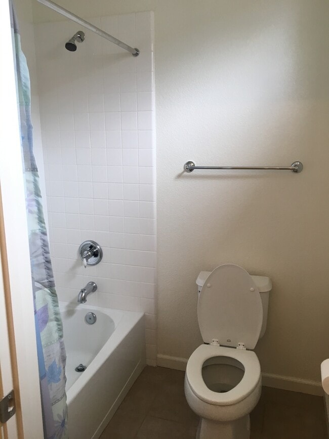 Building Photo - COMING SOON! Single Story 4 Bed in Curti R...