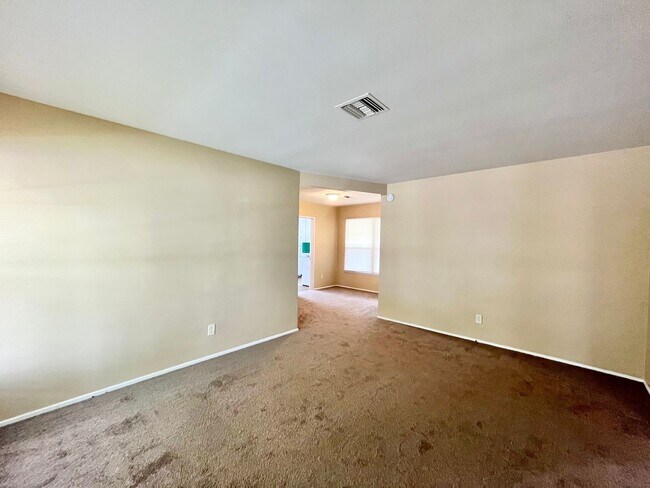 Building Photo - 3BR Home in Fairmount Park - Spacious Yard & Prime Location!