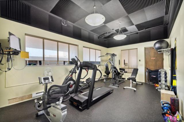 Building Photo - 1 bedroom in Seattle WA 98102