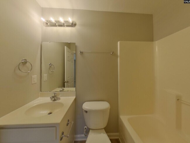 Building Photo - 226 Blazer Dr