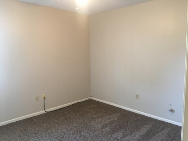Building Photo - Property in Park Hill School District!