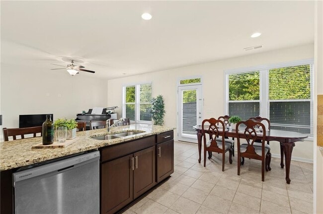 Building Photo - 4275 Almanor Cir