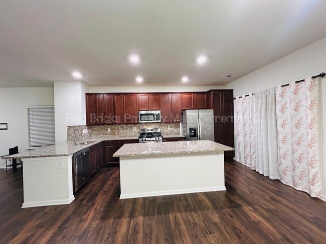 Building Photo - 9315 Grand Valley Dr