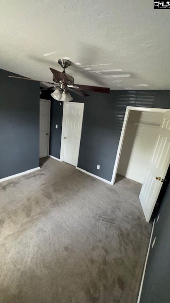 Building Photo - 151 Larkspur Ln
