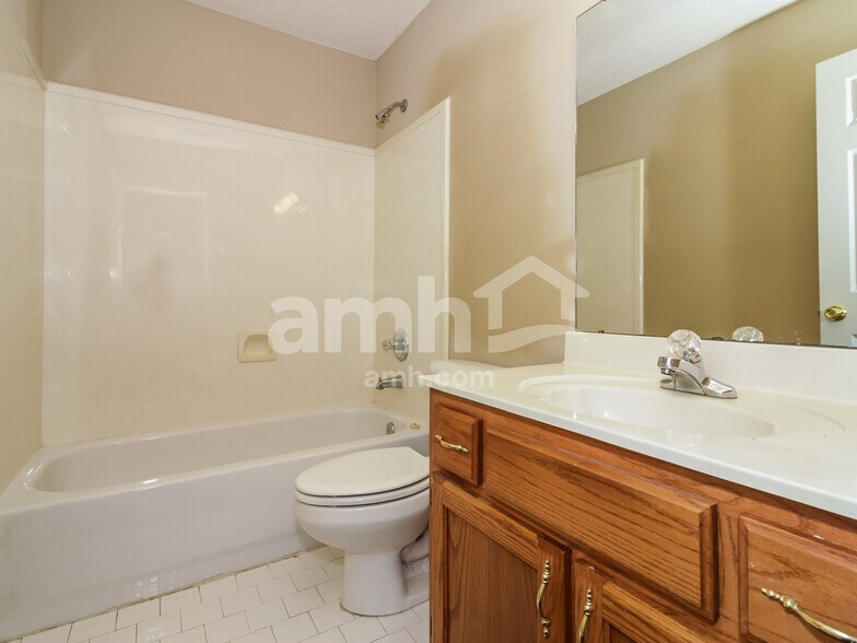 Building Photo - 10001 Houston Birch Dr