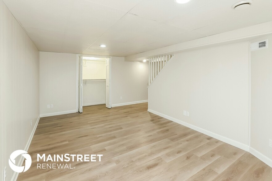 Building Photo - 1401 NE 114 St