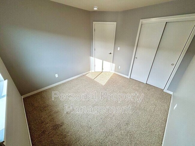 Building Photo - 12205 NE 115th St