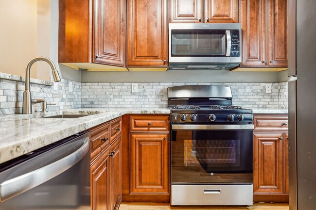 Building Photo - 1710 Messner Dr