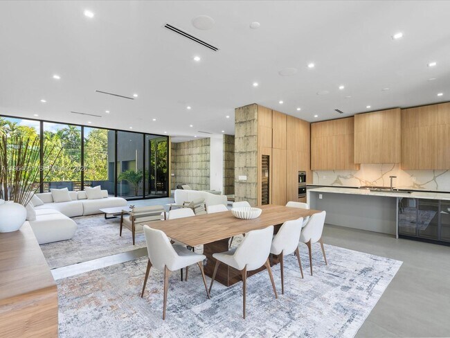 Building Photo - 871 NE 83rd St