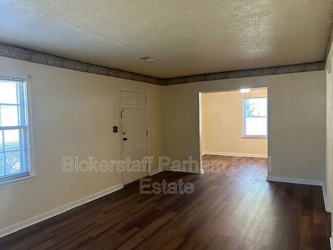 Building Photo - 2424 7th St