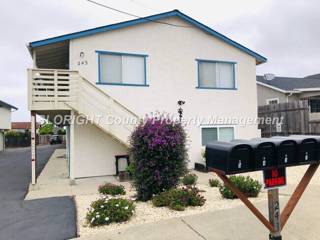 Building Photo - AVAILABLE AUGUST - 2 Bedroom, 1 Bath Grover Beach Apartment
