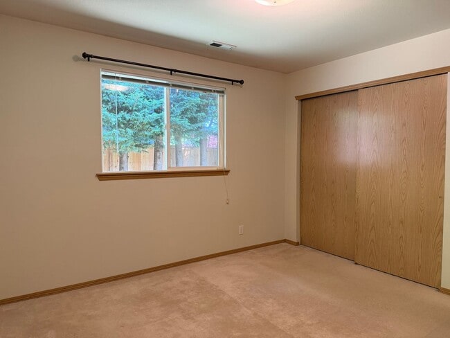 Building Photo - Everett 3 Bedroom Rambler