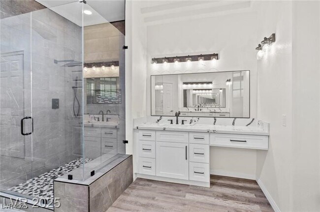 Building Photo - 4630 Laguna Vista St