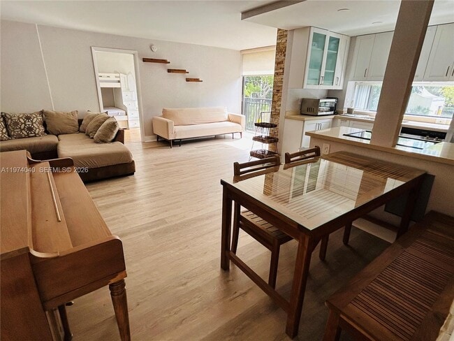 Building Photo - 17021 N Bay Rd