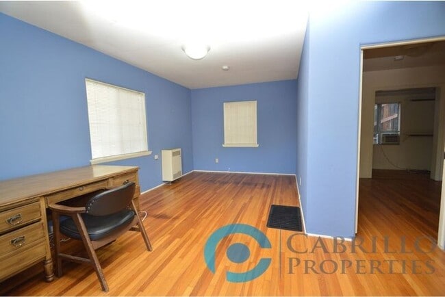 Building Photo - 3523 Columbia St
