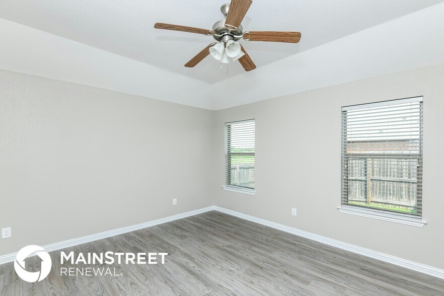 Building Photo - 8116 Raleigh Dr