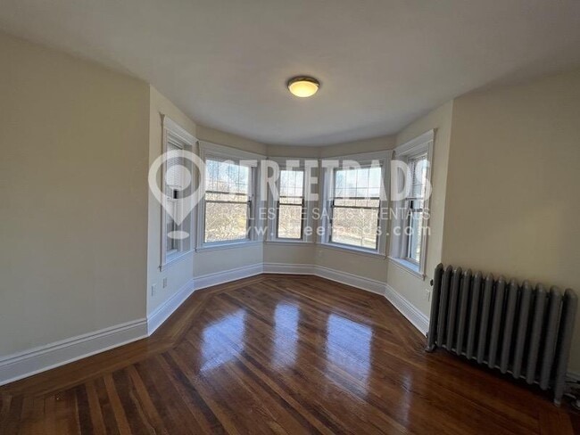 Building Photo - bedroom in Boston MA 02215