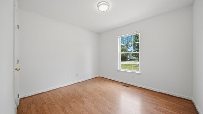 Building Photo - 3 bedroom East Brainerd Home!