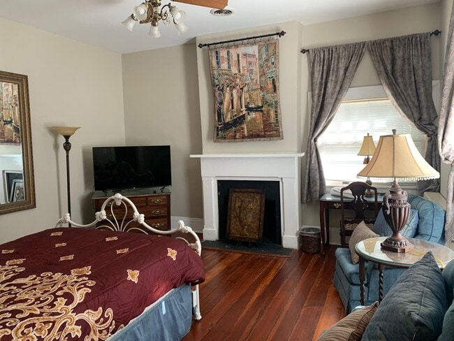 Building Photo - 105 Whitehead Ave NE