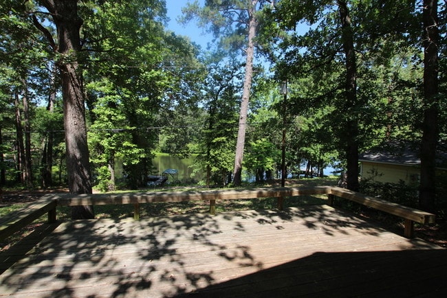 Building Photo - Charming home on Brooks Lake!