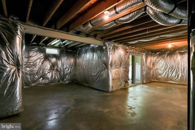 Building Photo - 6981 Linden Ave