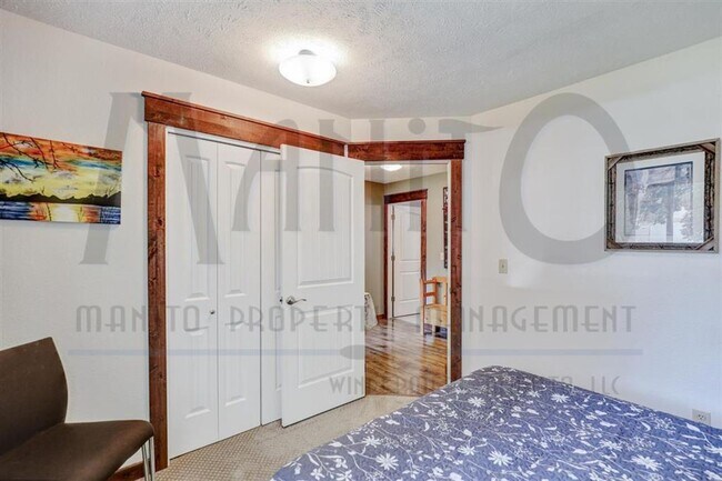 Building Photo - **COMING SOON** Spacious South Hill Rancher