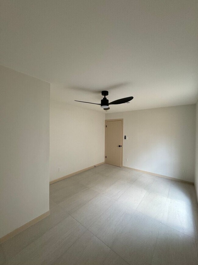 Building Photo - 1703 Terrace Dr