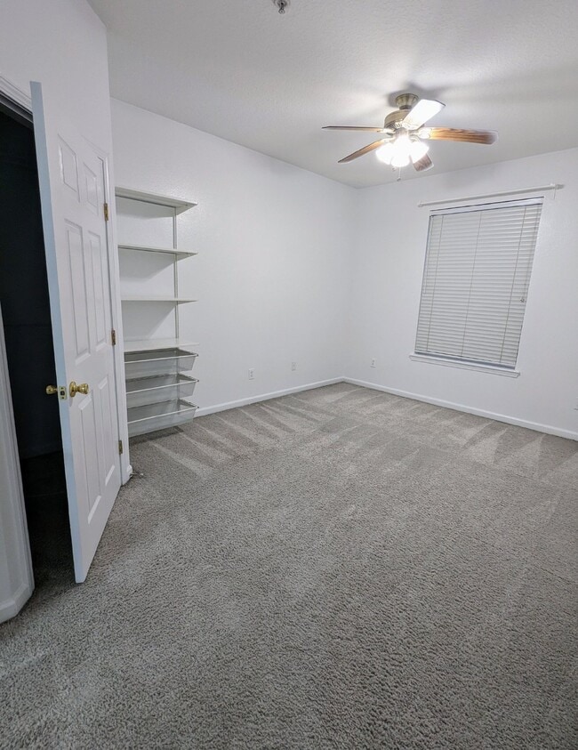 Building Photo - Beautiful Move-In Ready 3/2 Condo near Town Center & UNF