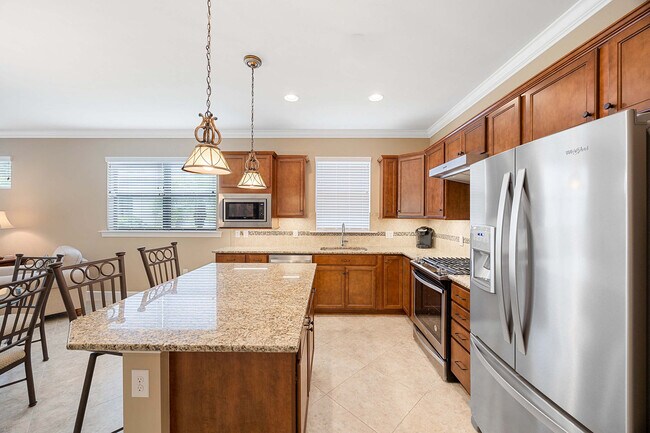 Building Photo - 7638 Jacaranda Ln