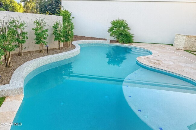 Building Photo - 8100 E Camelback Rd