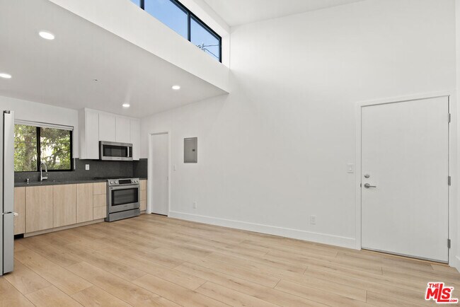 Building Photo - 2918 3rd St