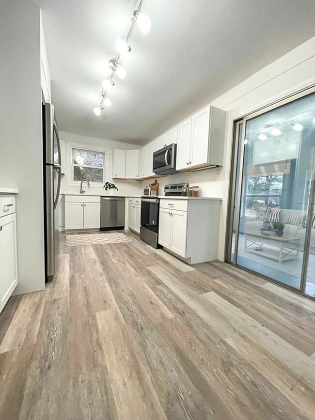 Primary Photo - Charming & Updated 3-Bedroom Home with Gar...