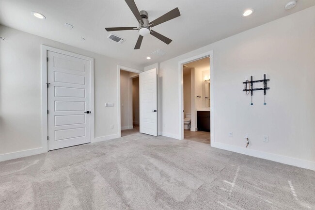 Building Photo - 4500 Freedom Dr