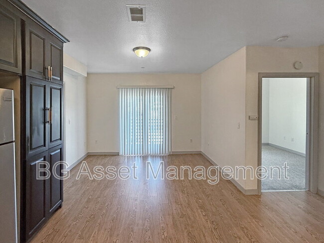 Primary Photo - 1459 MacArthur Blvd