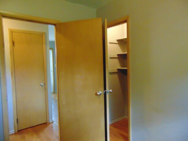 Building Photo - 5333 Bluffton Rd