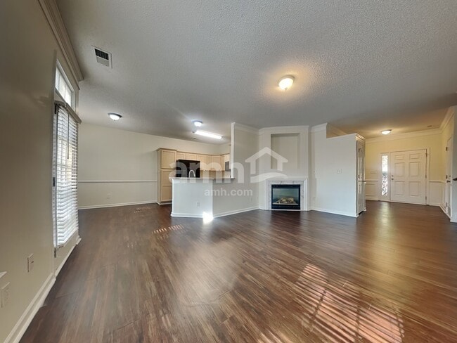 Building Photo - 6043 Shining Oak Ln