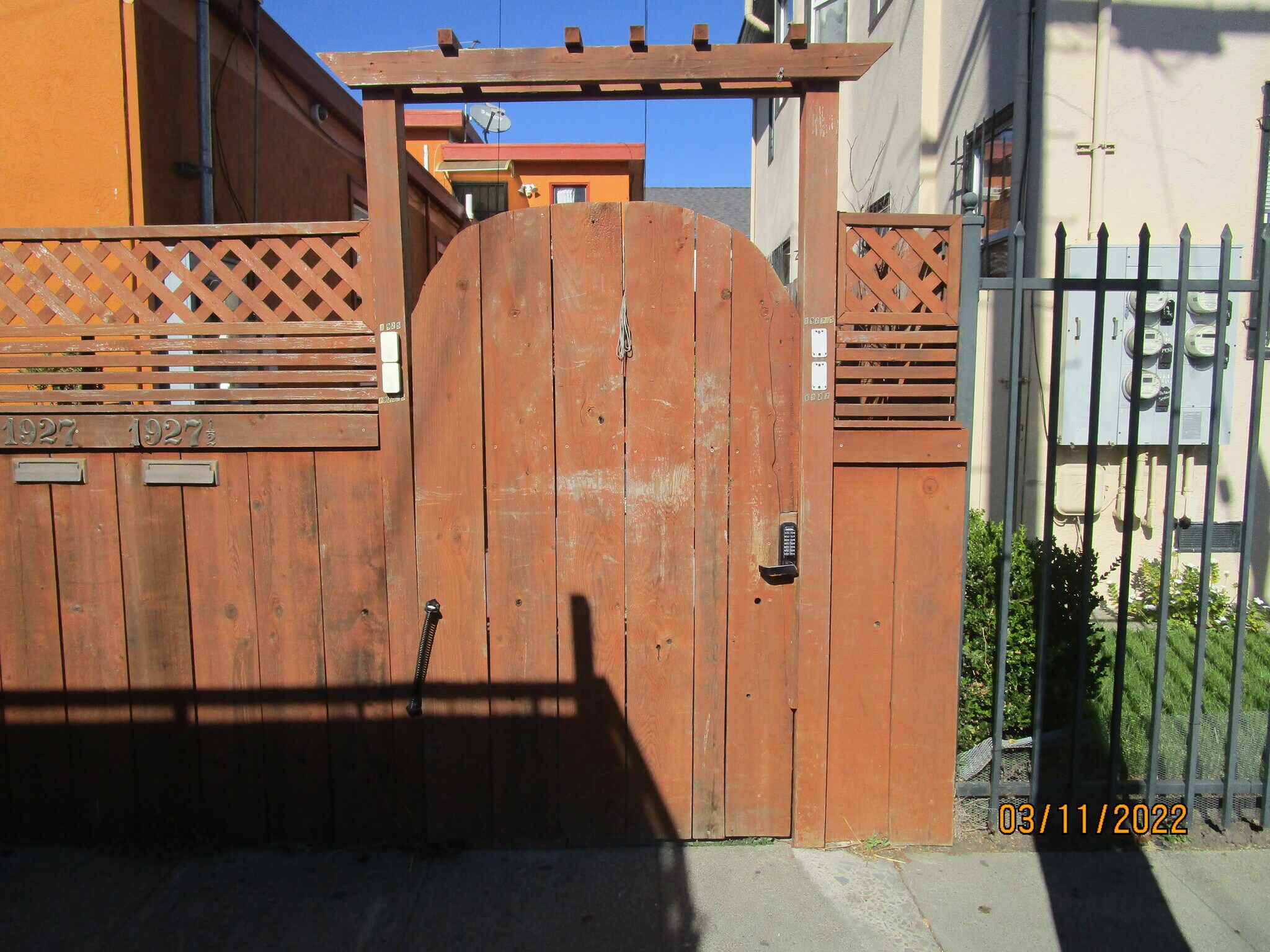 main entry - 1927 Barrett Ave