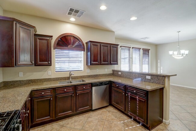 Building Photo - 15359 W Columbine Dr