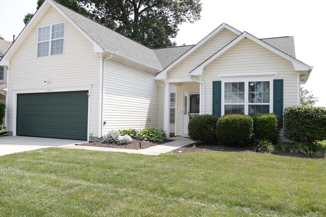 Building Photo - 920 Hanson Dr