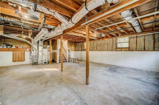 Building Photo - 4060 Oak Ferry Dr NE