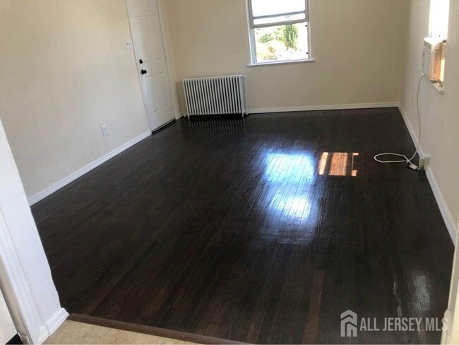 Building Photo - 148 Main St